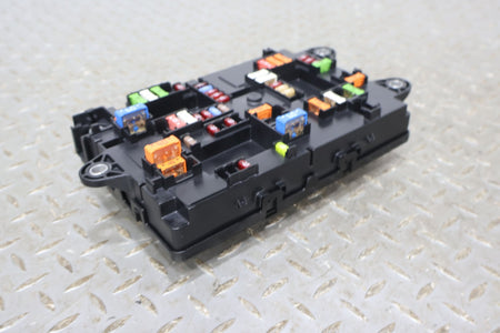 Cabin Fuse Box, 2022, Rivian, R1S