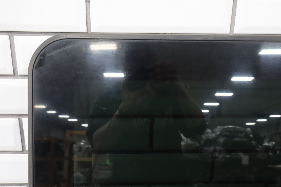2006 Chevrolet Tahoe- Roof Glass