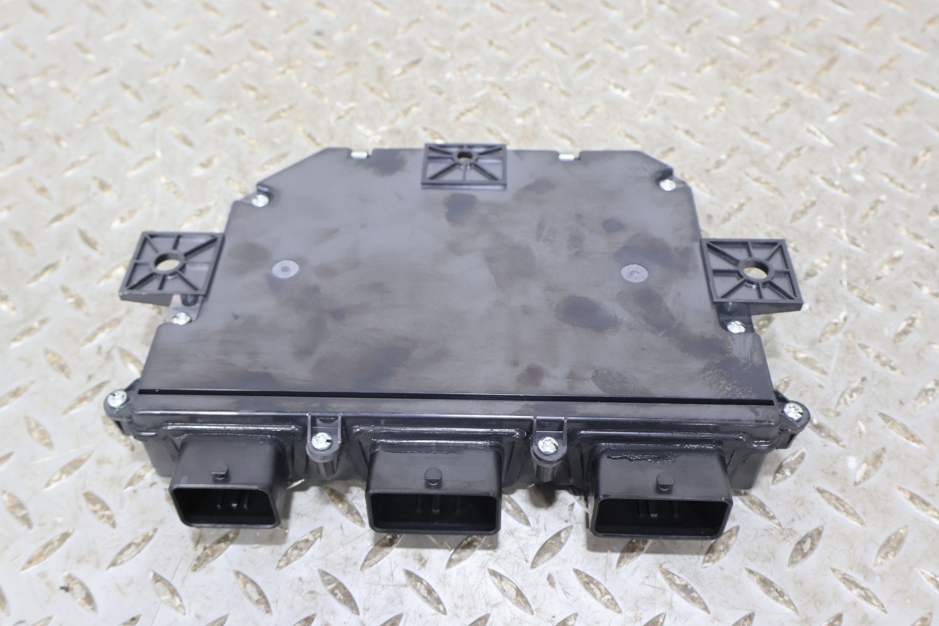 Chassis Control Module, 2022, Rivian, R1S