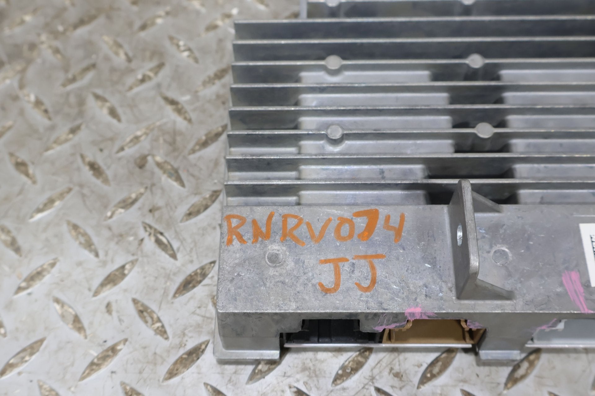 Chassis Control Module, 2022, Rivian, R1S