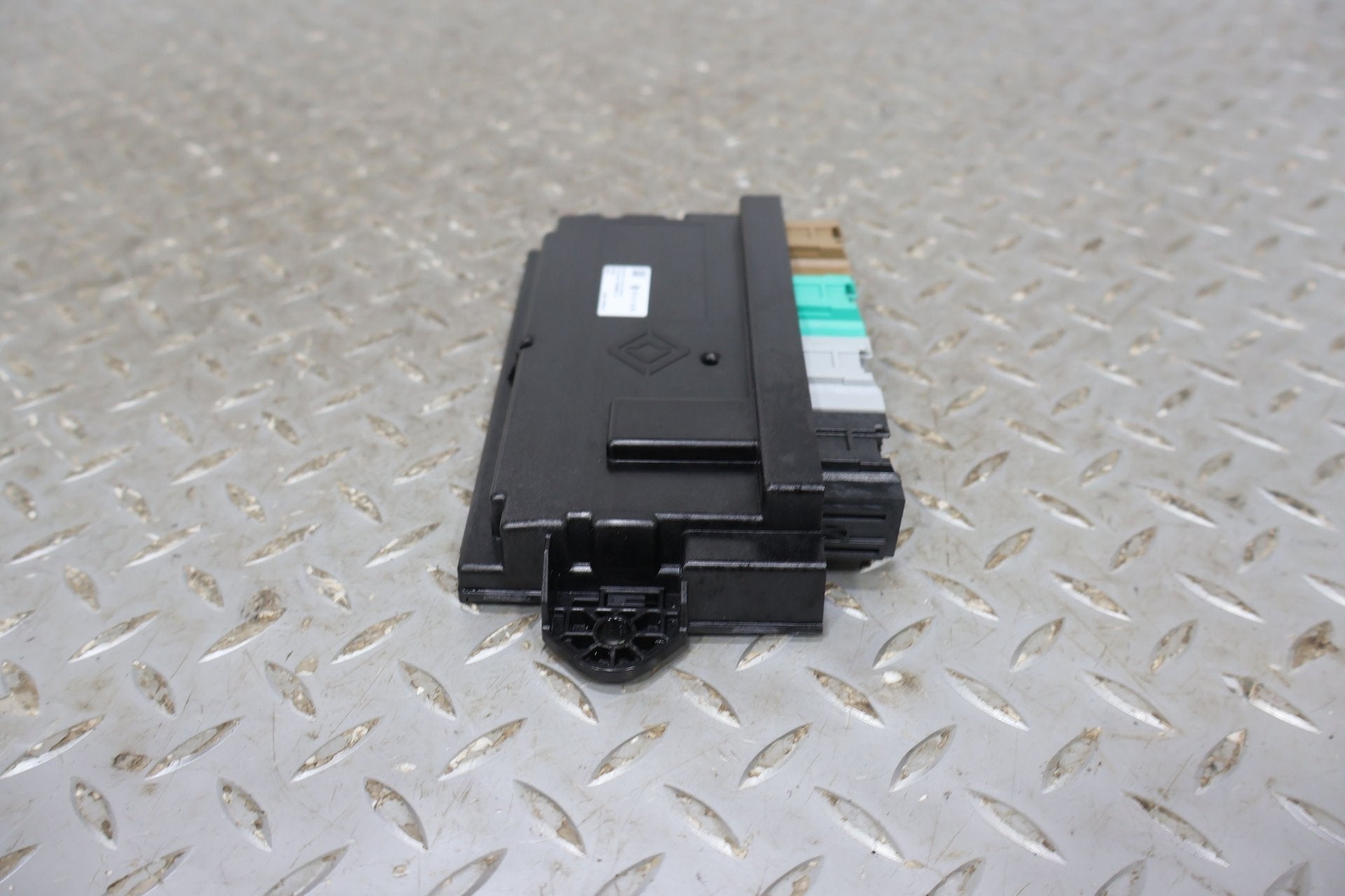 Chassis Control Module, 2022, Rivian, R1S