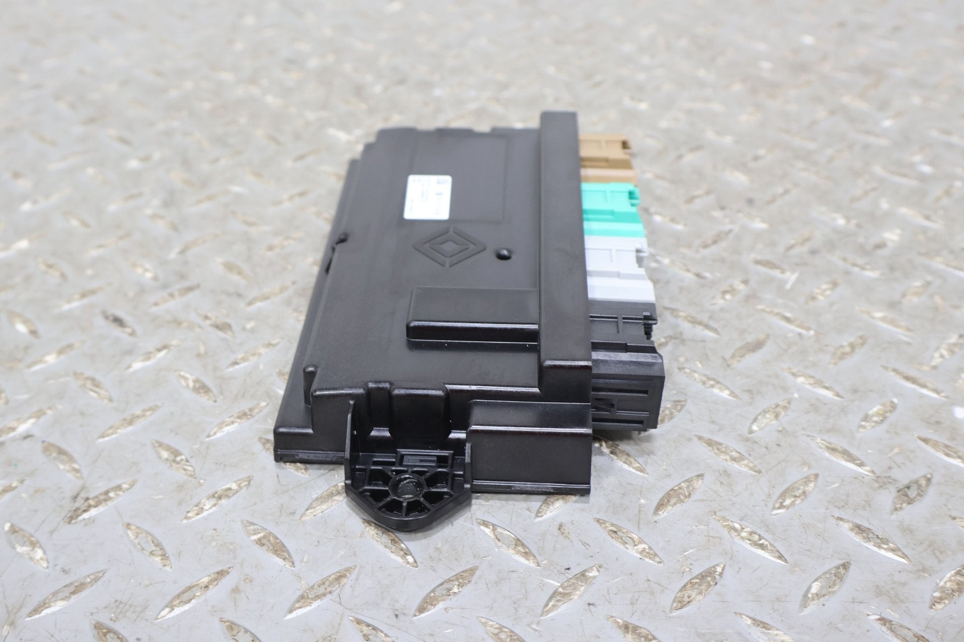 Chassis Control Module, 2022, Rivian, R1S