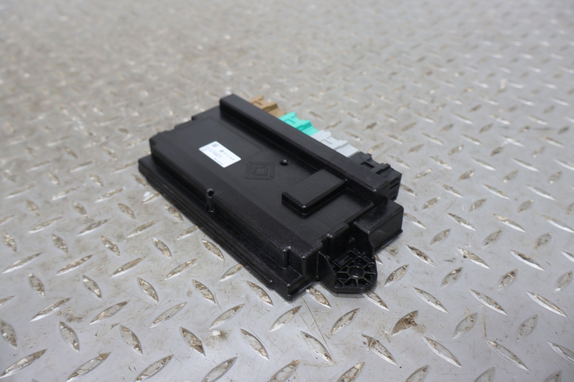 Chassis Control Module, 2022, Rivian, R1S