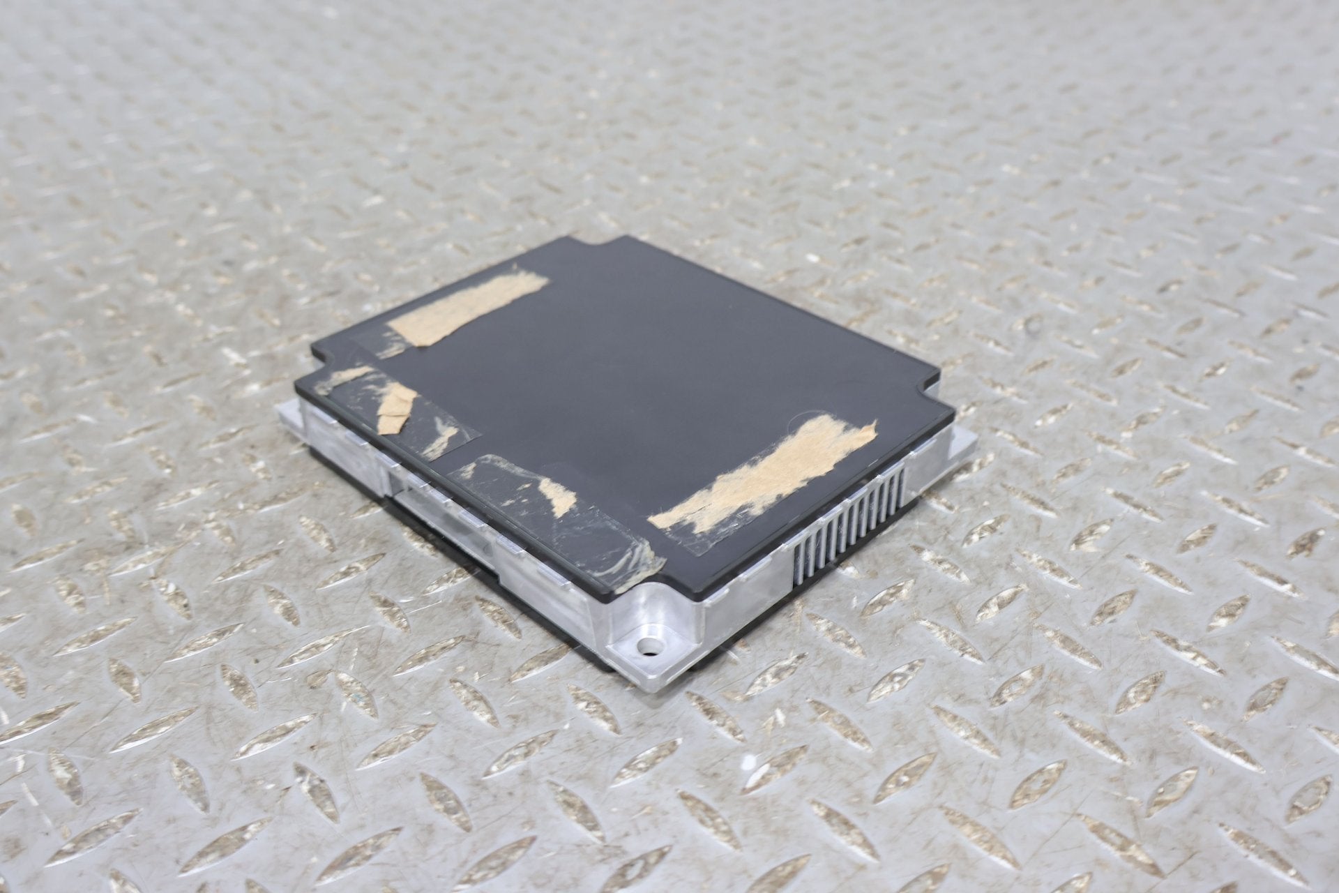 Chassis Control Module, 2022, Rivian, R1S