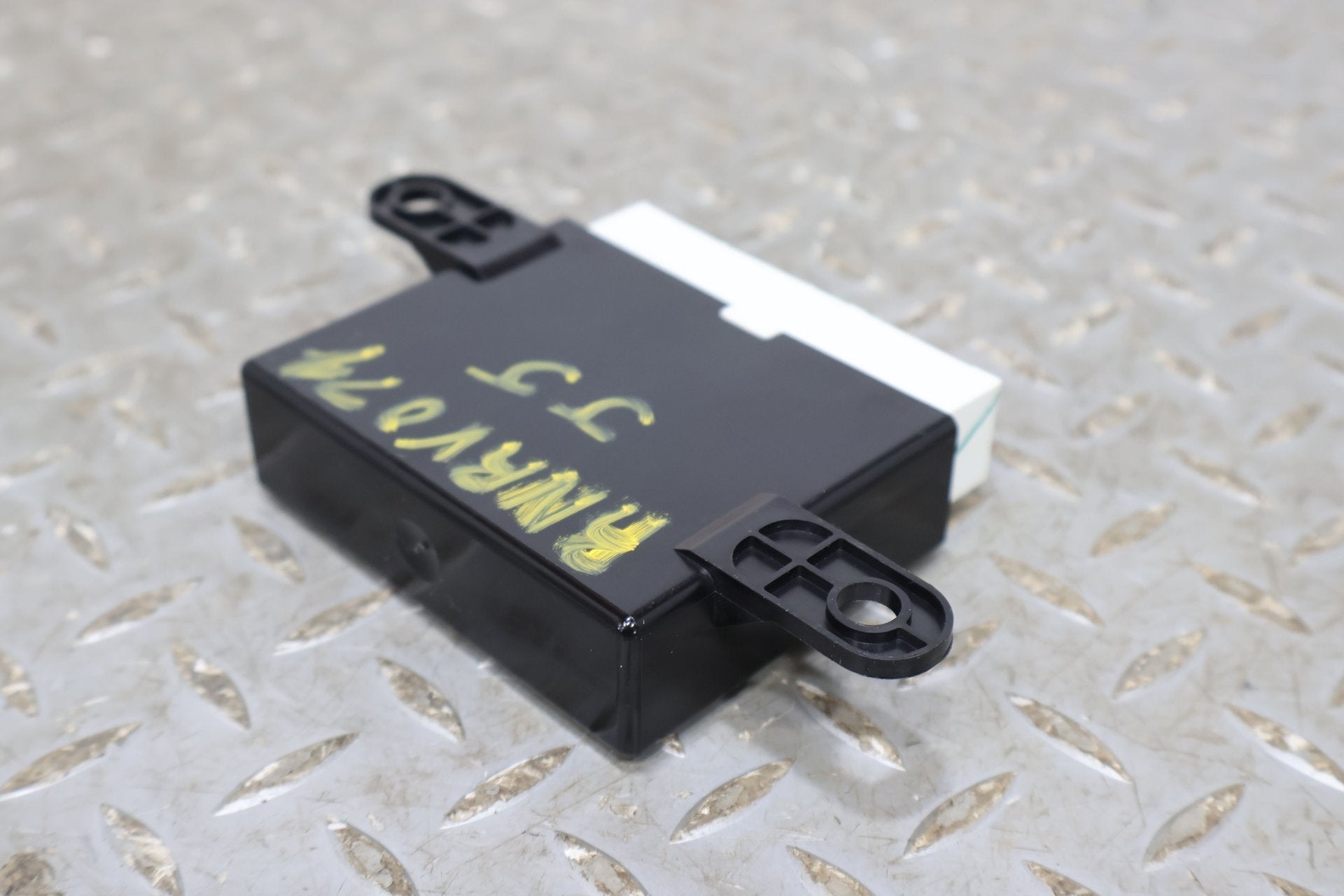 Chassis Control Module, 2022, Rivian, R1S