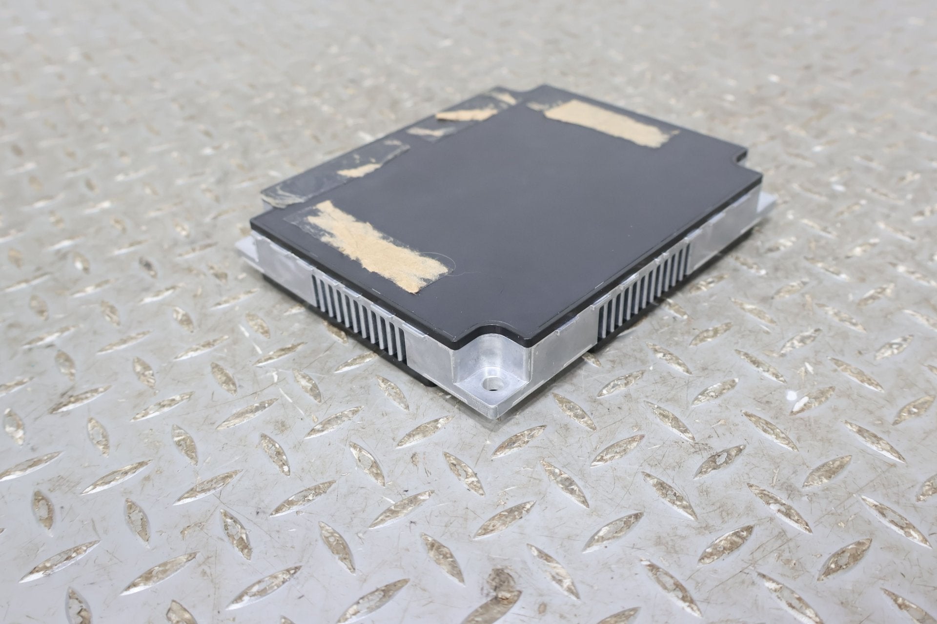 Chassis Control Module, 2022, Rivian, R1S