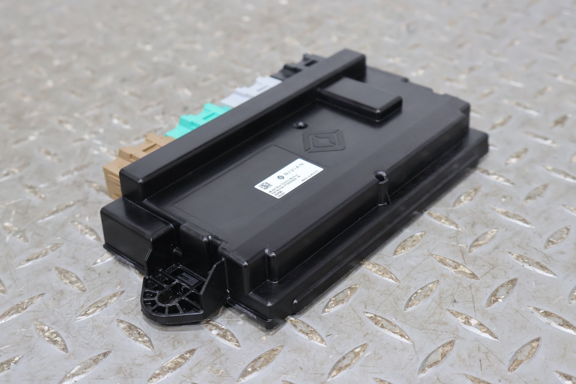 Chassis Control Module, 2022, Rivian, R1S