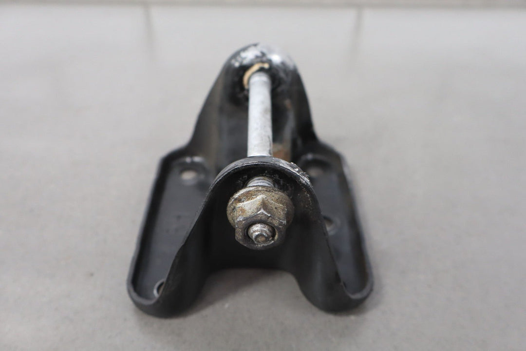 Chevy 5.7L V8 LT1 Pair of OEM Engine Frame Mount Brackets