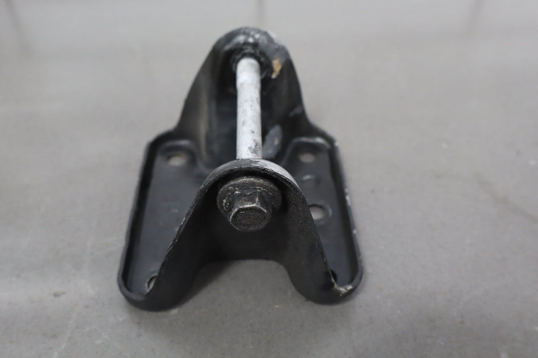 Chevy 5.7L V8 LT1 Pair of OEM Engine Frame Mount Brackets