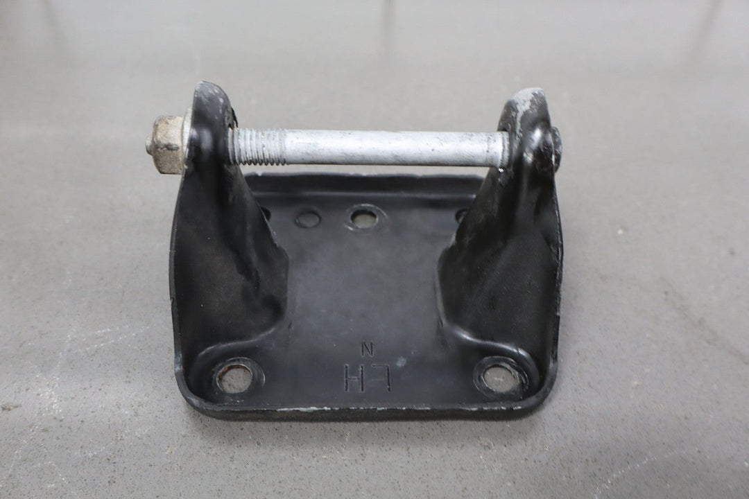 Chevy 5.7L V8 LT1 Pair of OEM Engine Frame Mount Brackets