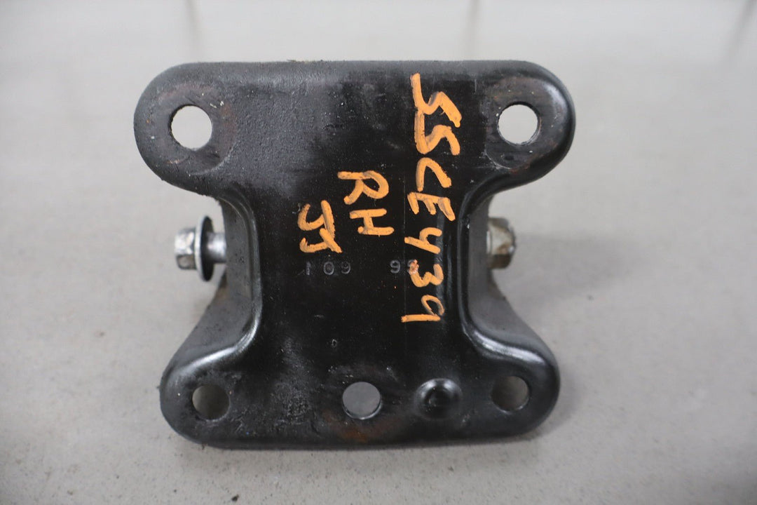 Chevy 5.7L V8 LT1 Pair of OEM Engine Frame Mount Brackets