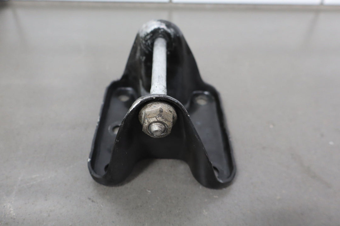 Chevy 5.7L V8 LT1 Pair of OEM Engine Frame Mount Brackets