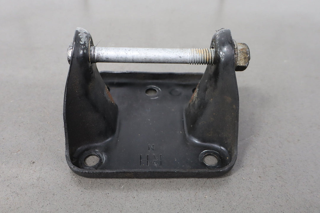 Chevy 5.7L V8 LT1 Pair of OEM Engine Frame Mount Brackets