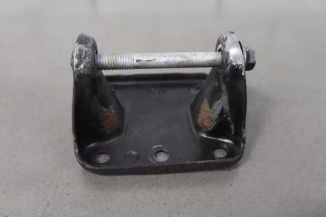 Chevy 5.7L V8 LT1 Pair of OEM Engine Frame Mount Brackets