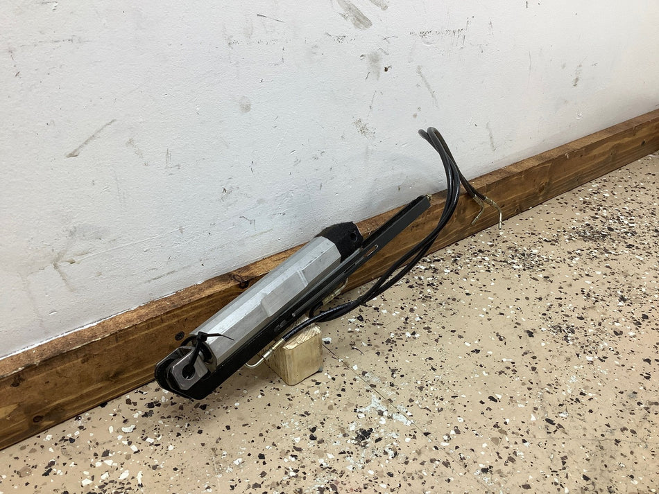 Convertible Top Hydraulic Cylinder, 2003