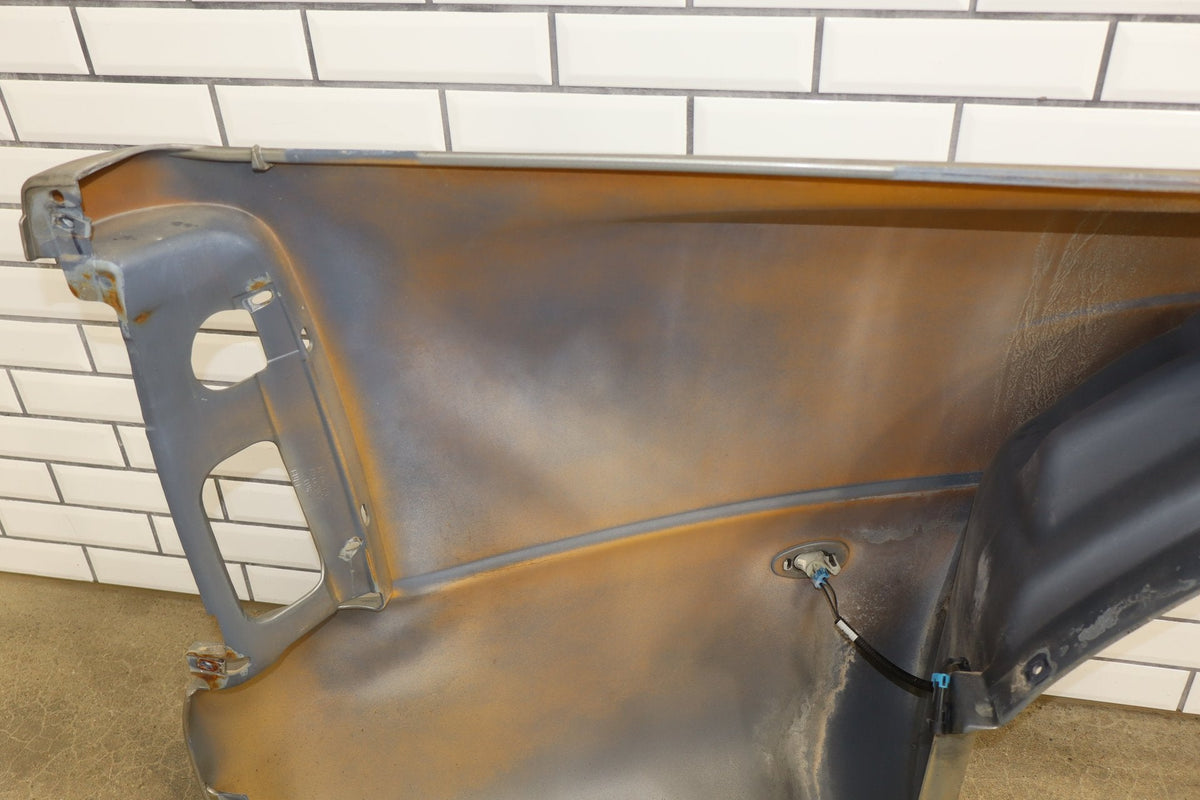 CRACKED 01-07 Chevrolet Silverado Sierra 3500 Left Bedside Panel Light Pewter