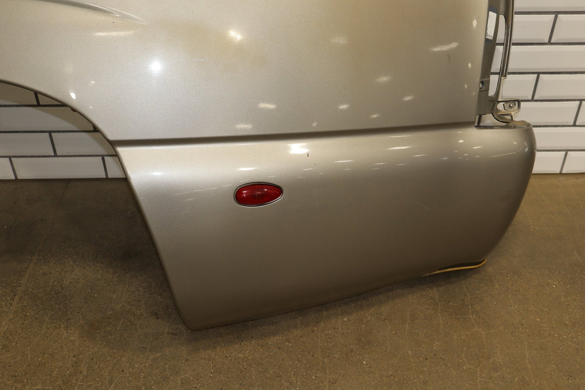 CRACKED 01-07 Chevrolet Silverado Sierra 3500 Left Bedside Panel Light Pewter