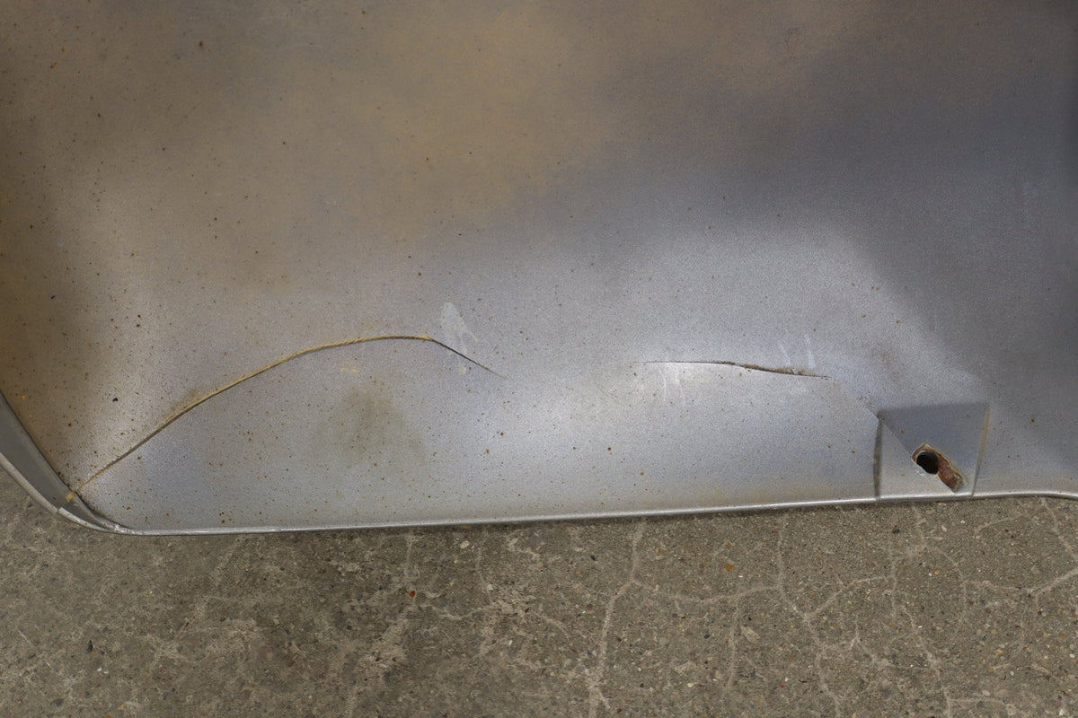 CRACKED 01-07 Chevrolet Silverado Sierra 3500 Left Bedside Panel Light Pewter