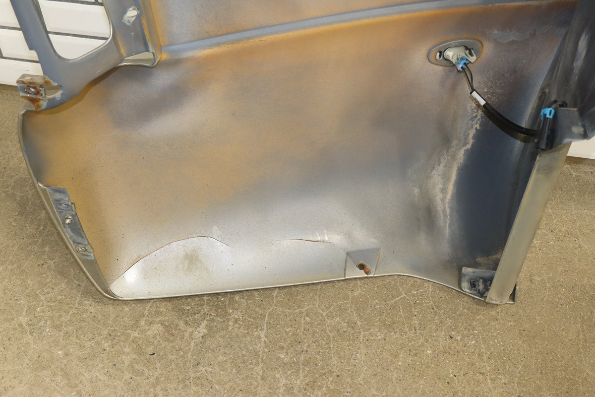 CRACKED 01-07 Chevrolet Silverado Sierra 3500 Left Bedside Panel Light Pewter