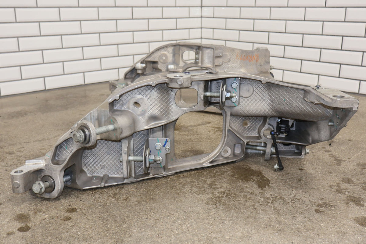Crossmember K-Frame, 2022, Rivian, R1S