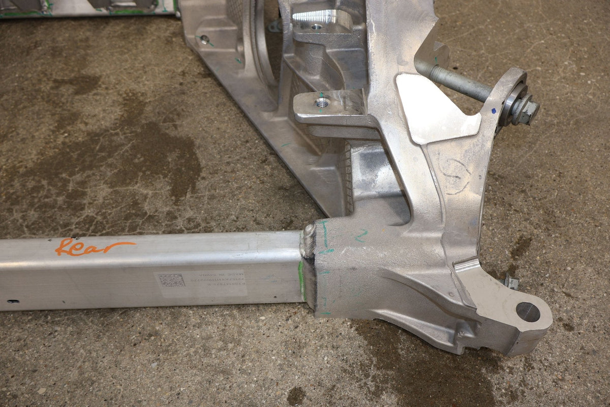 Crossmember K-Frame, 2022, Rivian, R1S
