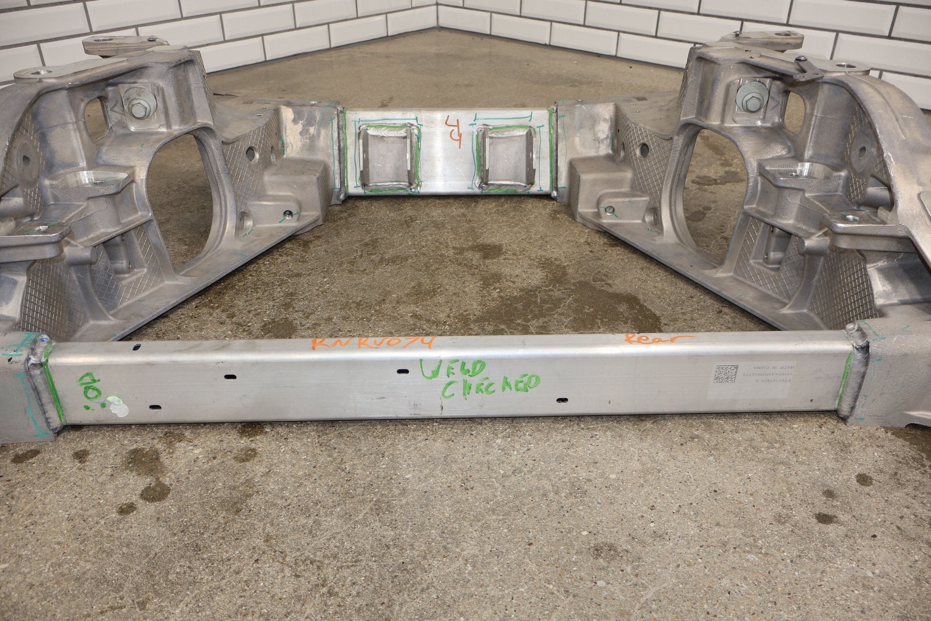 Crossmember K-Frame, 2022, Rivian, R1S