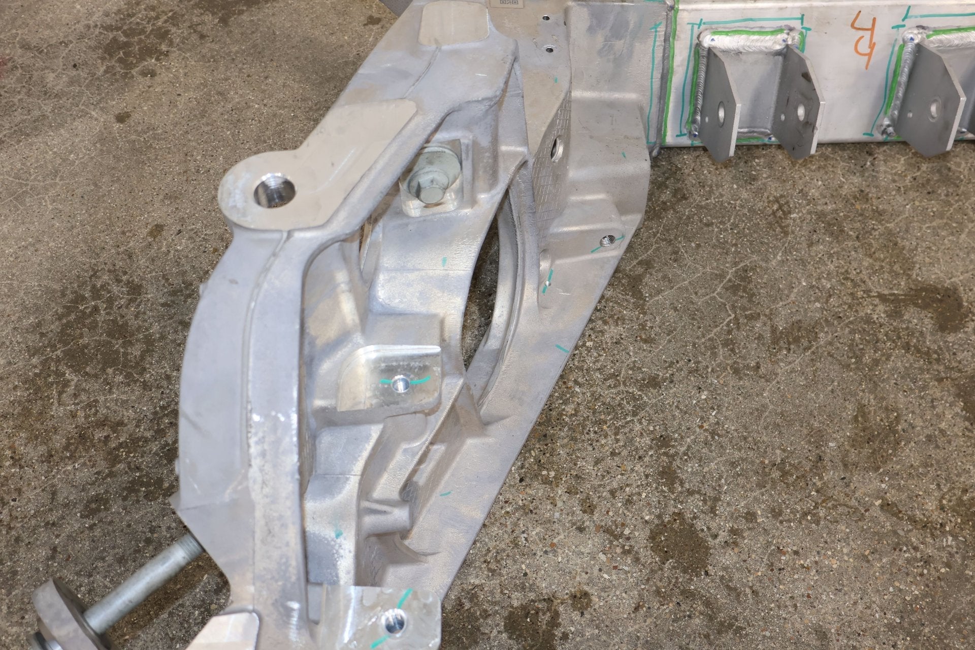Crossmember K-Frame, 2022, Rivian, R1S