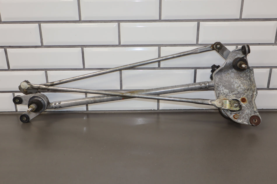 2005 Cadillac XLR- Wiper Linkage
