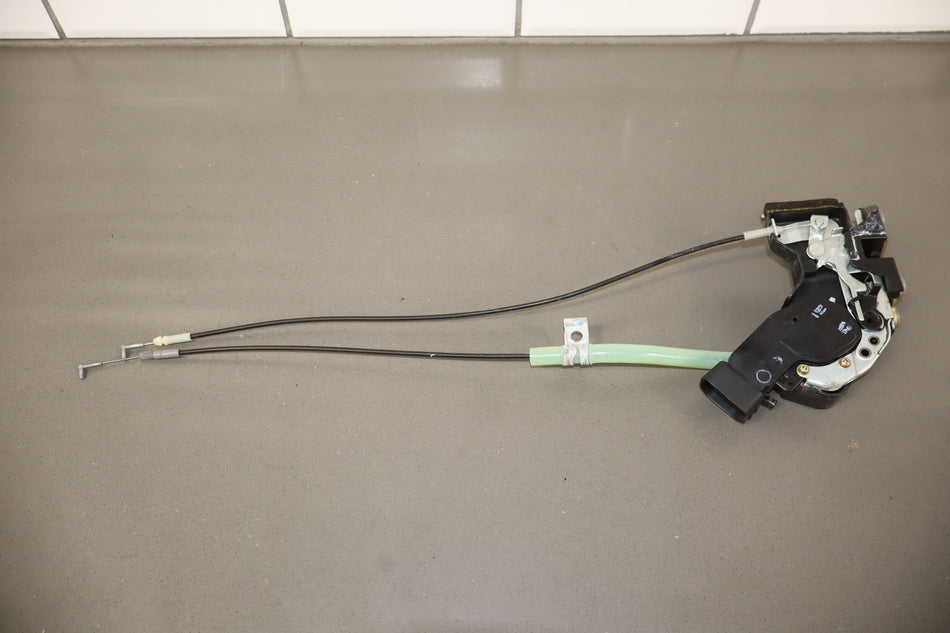 2000 Lexus LX470 J100- Right Rear Door Latch