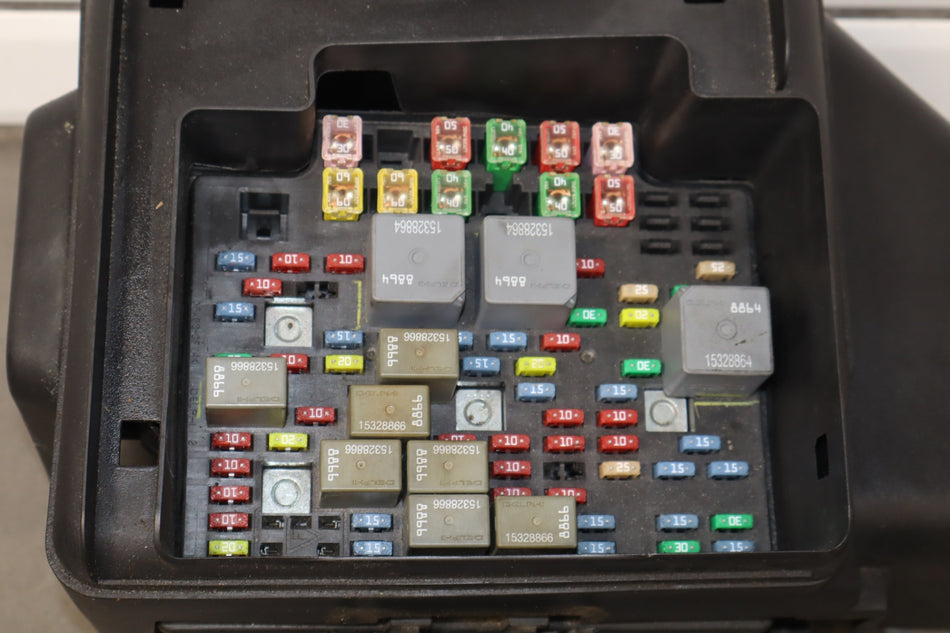2006 Hummer H2- Engine Fuse Box