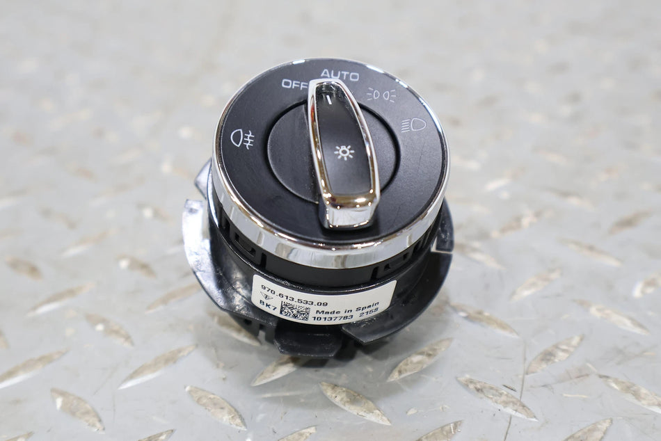 2019 Porsche Cayman- Headlight Switch