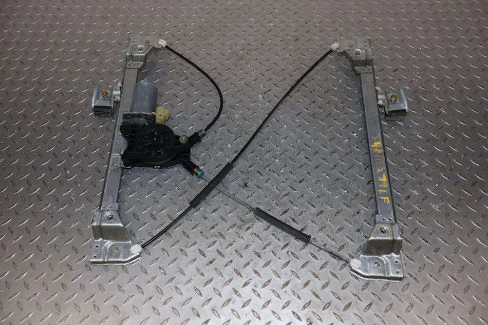 2004 Hummer H2- FRONT DOOR REGULATOR