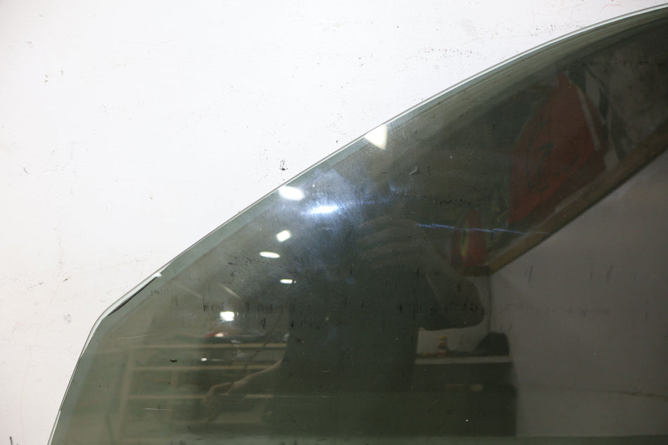 2004 Chevrolet SSR- FRONT DOOR GLASS/WINDOW