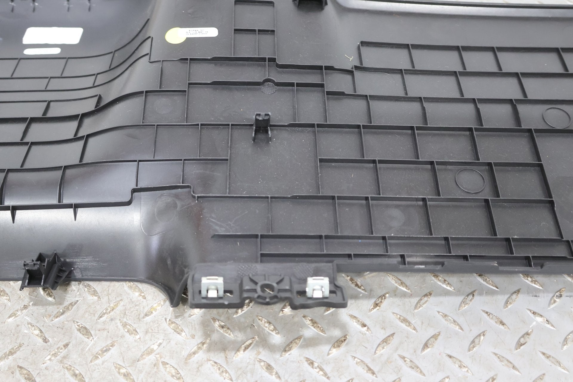 Dash Pad, 2022, Rivian, R1S
