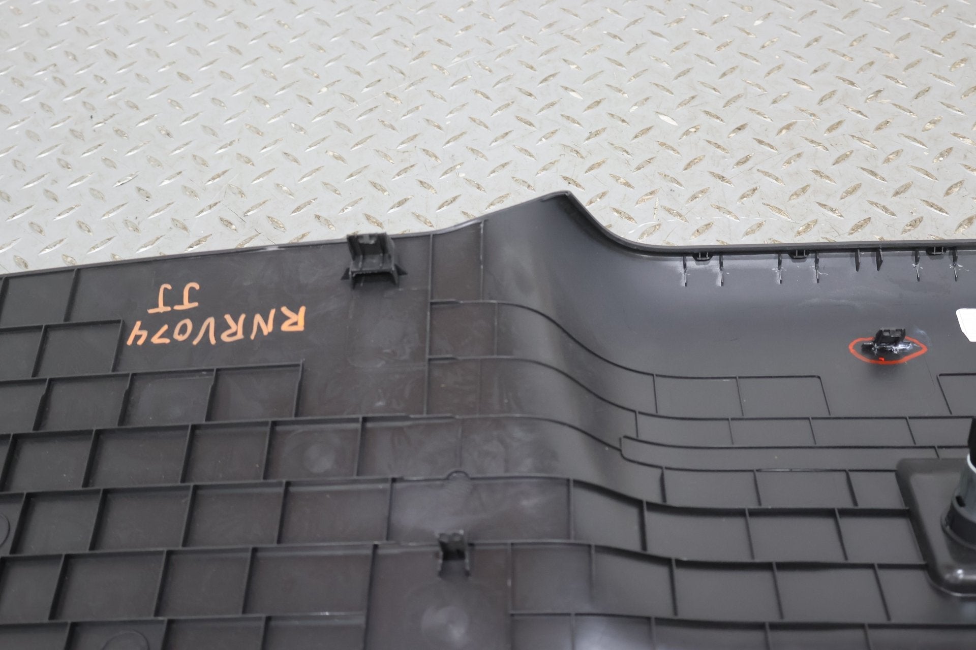 Dash Pad, 2022, Rivian, R1S
