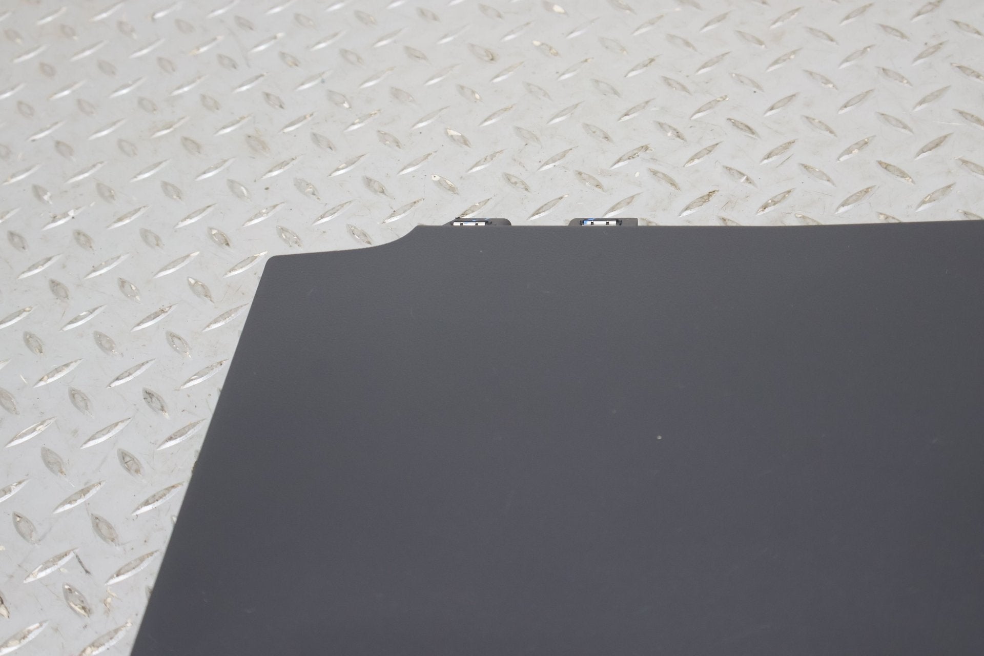 Dash Pad, 2022, Rivian, R1S