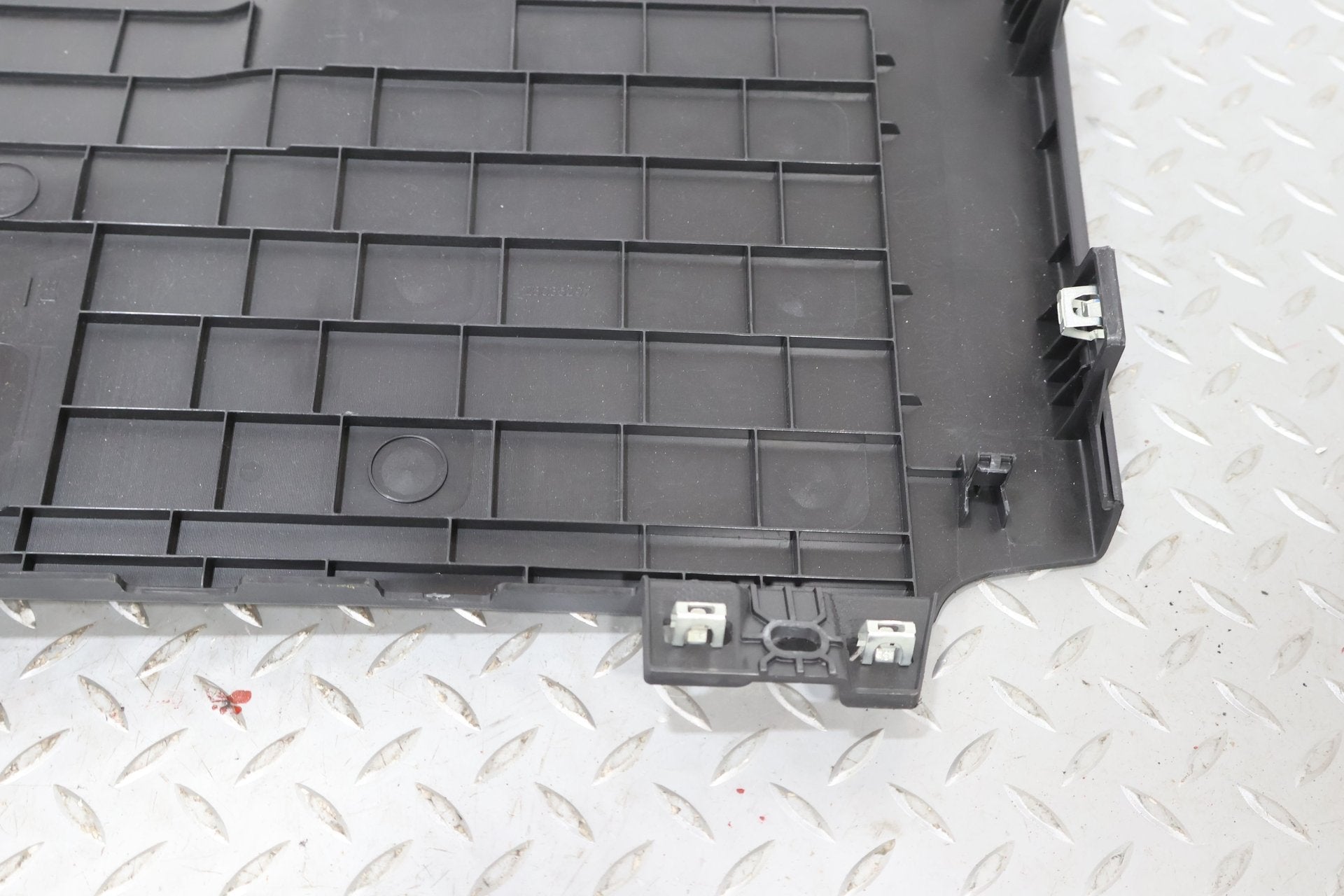 Dash Pad, 2022, Rivian, R1S