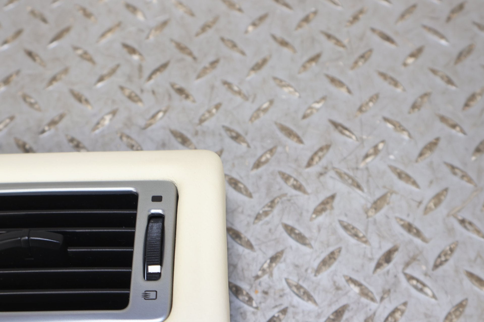Dash Vent, 2009