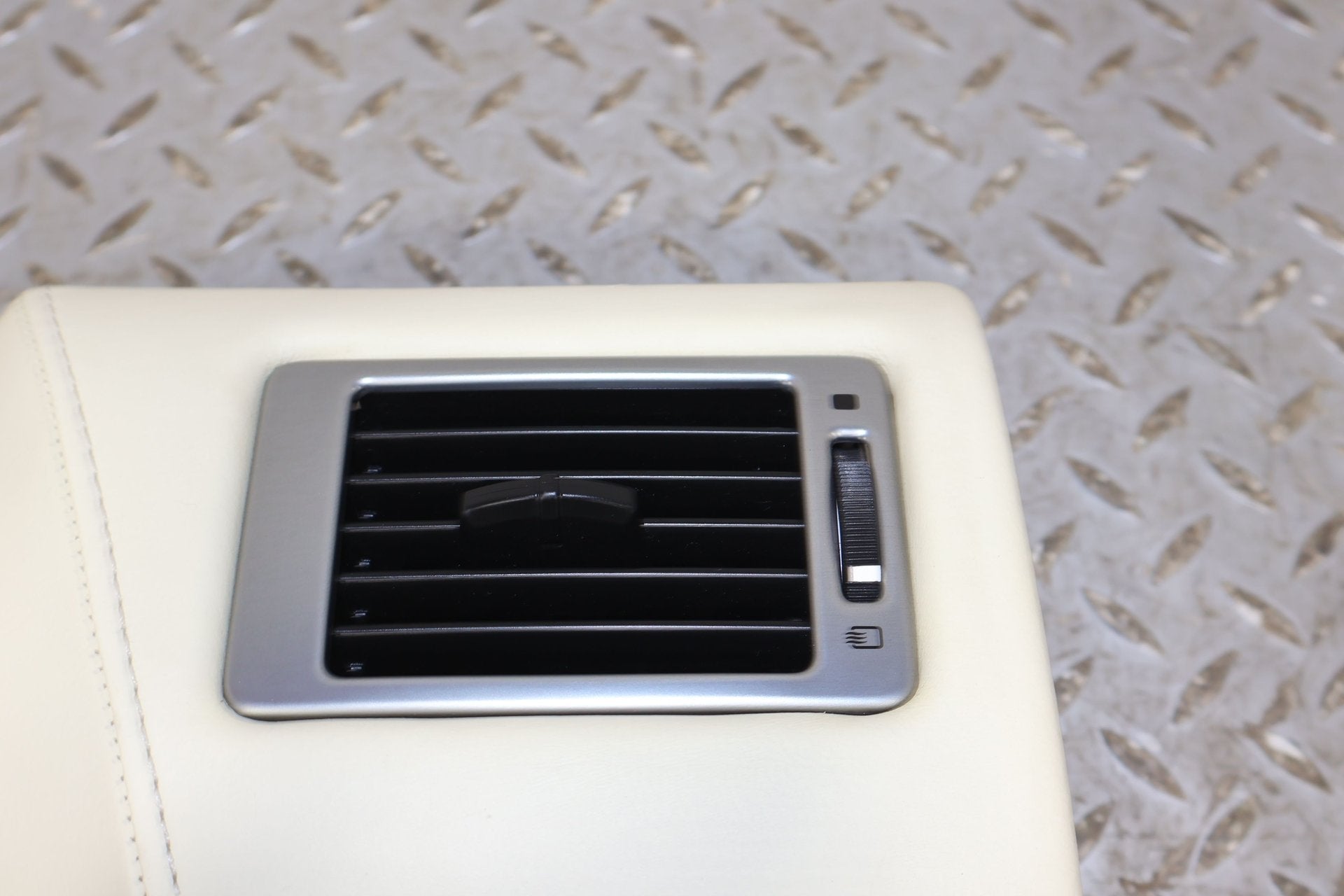 Dash Vent, 2009