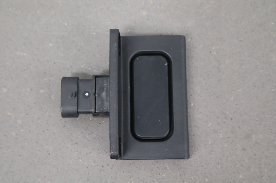 2004 Cadillac XLR- Left Front Door Handle