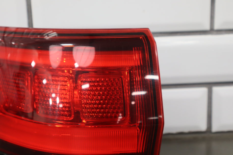 2014 Jeep Grand Cherokee- Left Tail Light