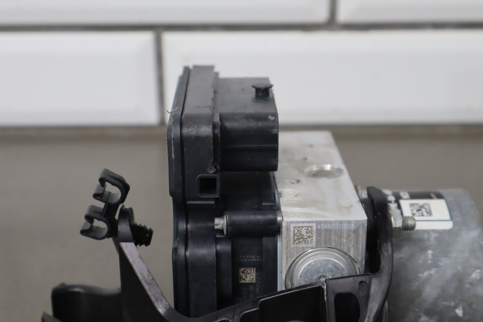 2020- 2024 TESLA MODEL Y ABS ANTI LOCK BRAKE PUMP MODULE UNIT OEM 104474500B