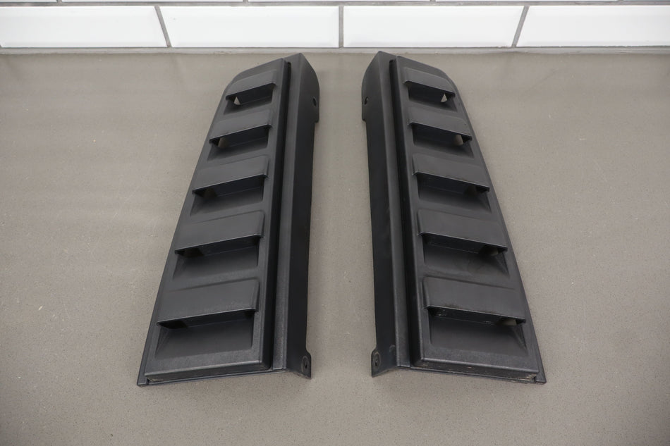 03-09 Hummer H2 Pair of Left& Right Rear Tail Light Upper Trim Panel Moldings