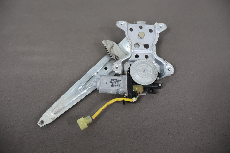 91-98 Toyota Land Cruiser 96-98 LX450 LH Right Passenger Rear Window Regulator