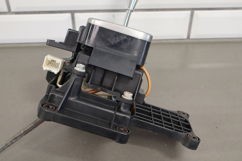 2006 Toyota Land Cruiser Floor Shifter OEM