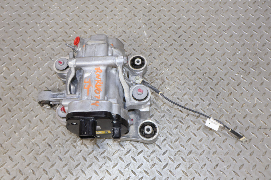 A/C Compressor, 2022, Rivian, R1S