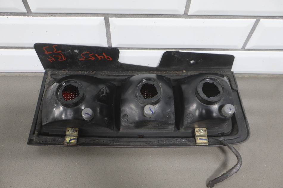 2003-2004 Hummer H2 Right Tail Light 15193459