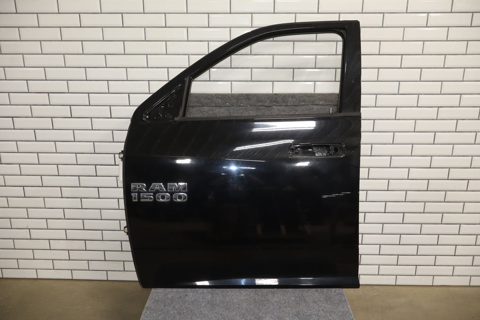 09-18 Ram 1500/2500/3500 Quad/Crew Cab Left Front Door Black PX8