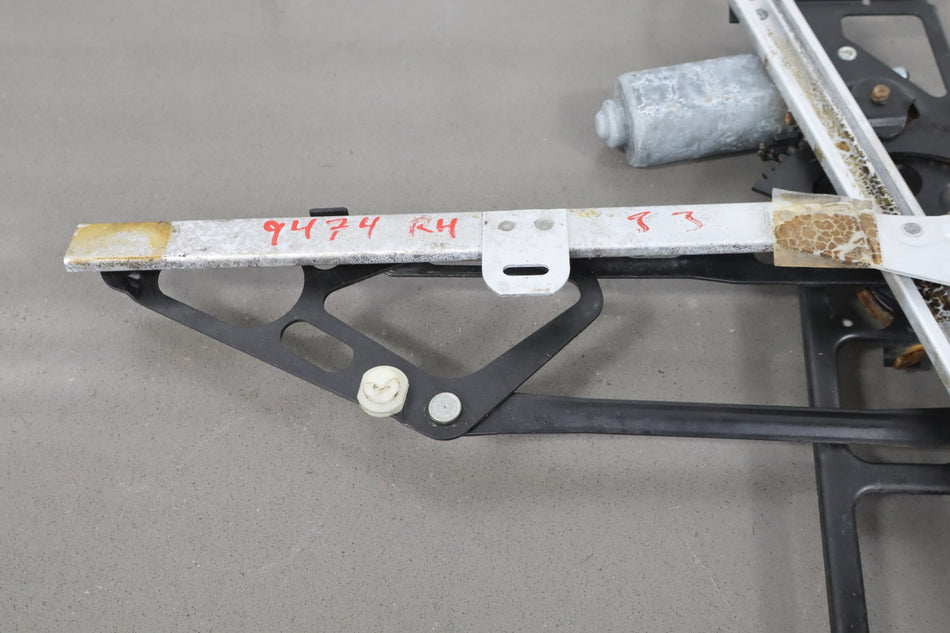 1986-1996 Chevrolet Corvette C4- Right Front Door Elec Regulator PN: 22063224