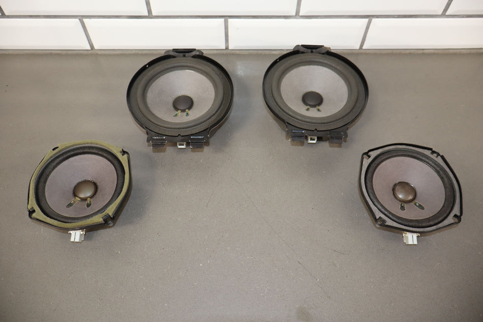 2008 Hummer H2- Speakers